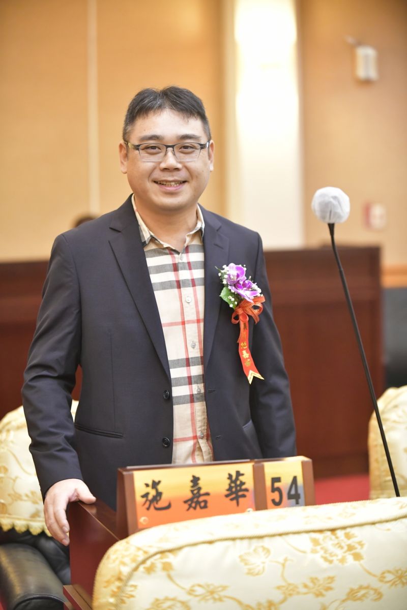 檢認涉賄施嘉華遭羈押5個月無保釋回　彰化縣議員施嘉華補行宣誓 - https://www.watchmedia01.com