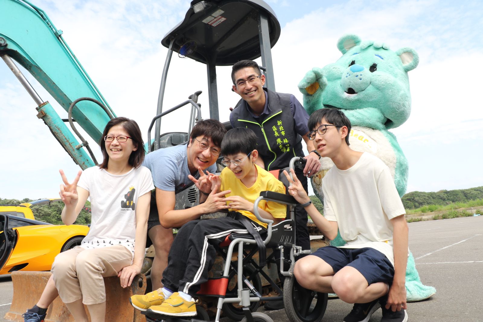 喜願協會助圓夢！罕病兒小樂喜搭蓮花跑車兜風 - https://www.watchmedia01.com