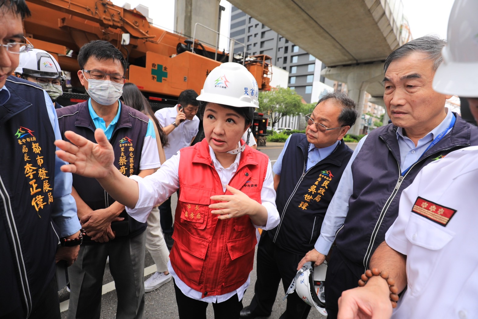 民間建案施工疏失砸中捷運車廂 盧市長：救人優先 - https://www.watchmedia01.com
