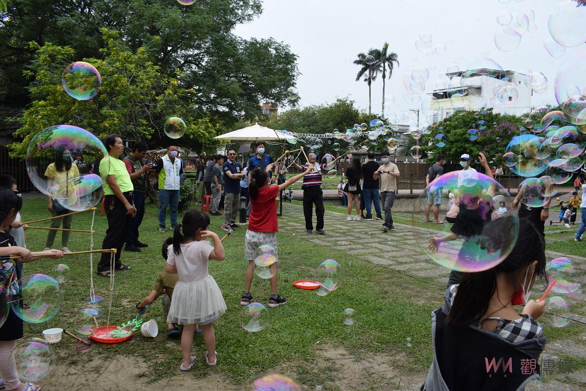 影／溫馨五月寫真留念音樂會 北港水道頭文化園區大榕樹下登場 - https://www.watchmedia01.com