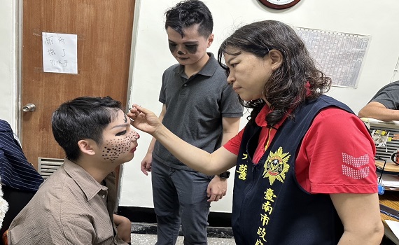 南警自編反詐開花舞　勇警化身舞者宣導防阻詐騙 - https://www.watchmedia01.com