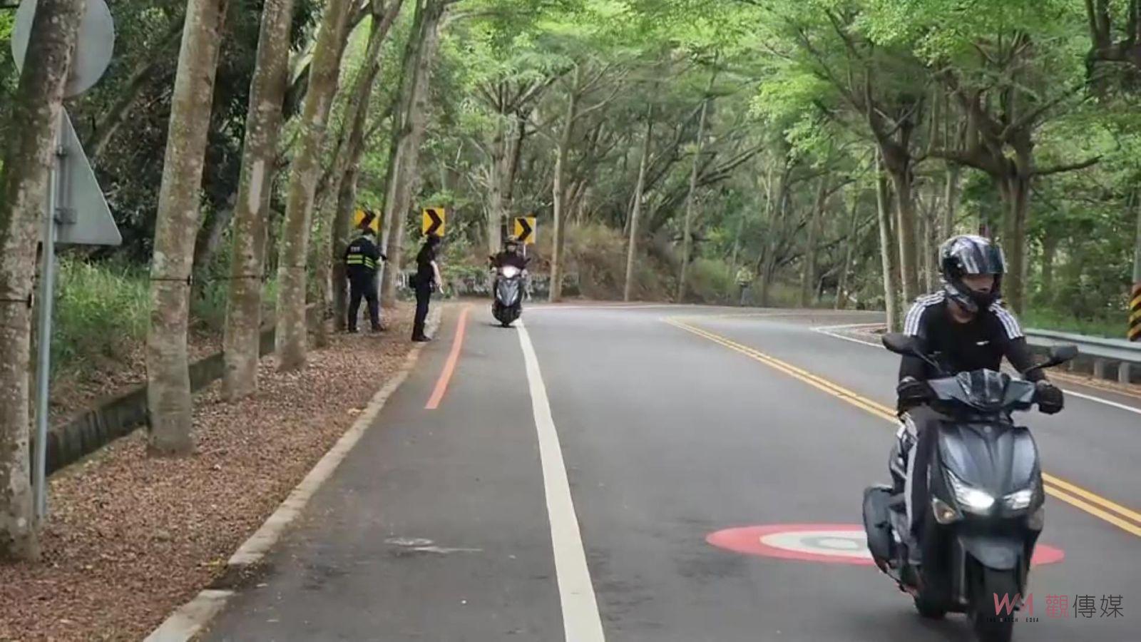 影／翹孤輪或壓車有比較帥嗎？139線翹孤輪重機騎士遭檢舉GG了 - https://www.watchmedia01.com