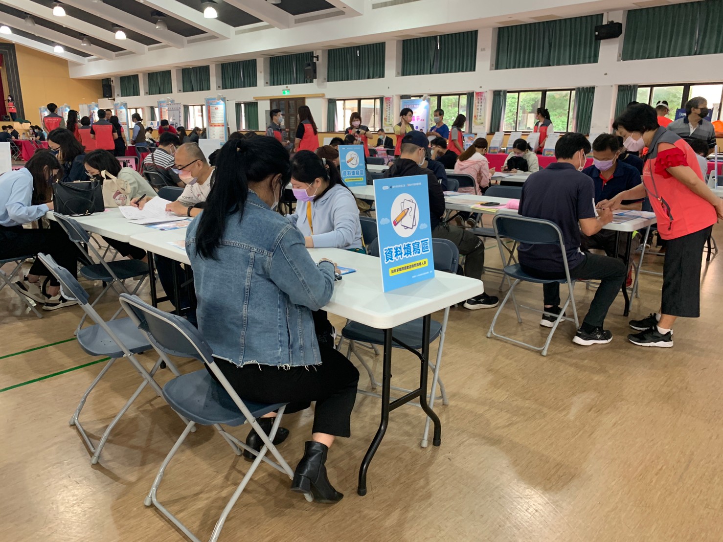 青年求職季來臨 中市府獎助就業 最高可領3.5萬 - https://www.watchmedia01.com
