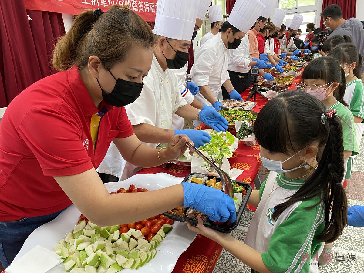 宜蘭萬得福食藝推展協會獻愛心 大福國小學童享美食 - https://www.watchmedia01.com