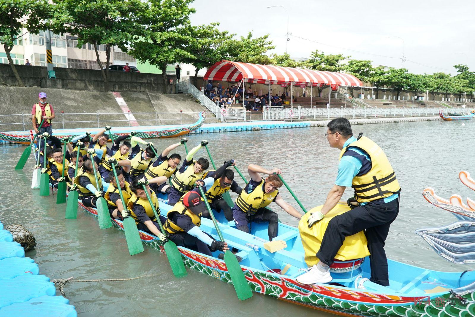 影／「嘿咻」不怕人看還要人鼓掌　鹿港鎮公所龍舟選手集訓 - https://www.watchmedia01.com