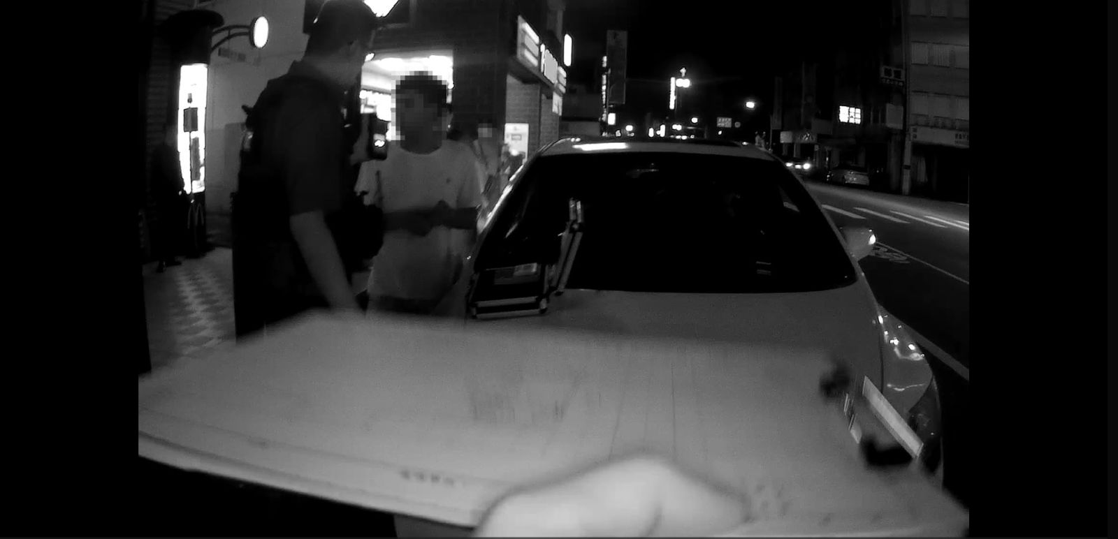 無照駕駛又不禮讓行人 男子肇事挨罰 - https://www.watchmedia01.com