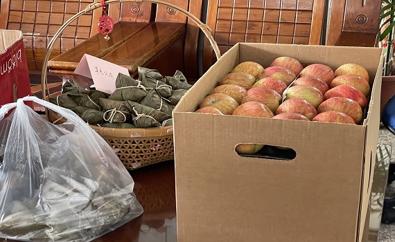 慈濟慰問草屯警消辛勞 致贈蘋果素粽賀佳節 - https://www.watchmedia01.com