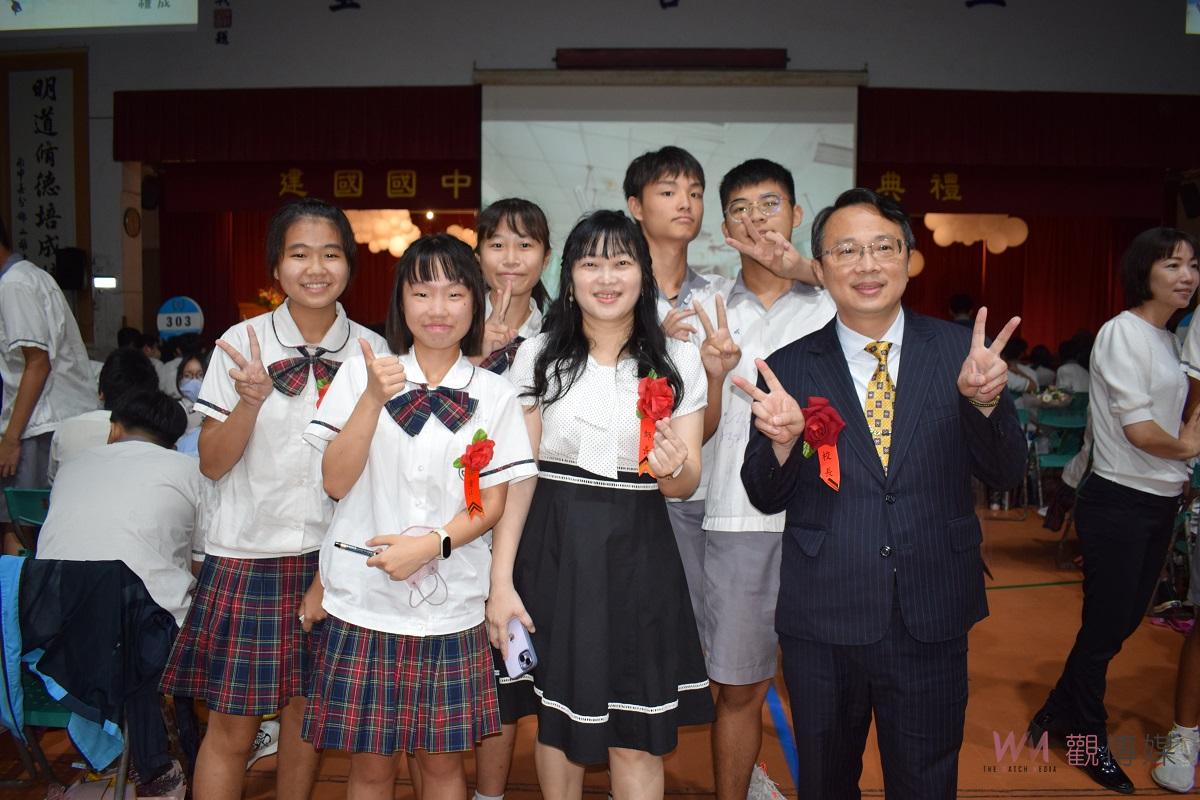 影／「飛帆後非凡」建國國中畢業典禮　啟程邁向新的里程碑 - https://www.watchmedia01.com