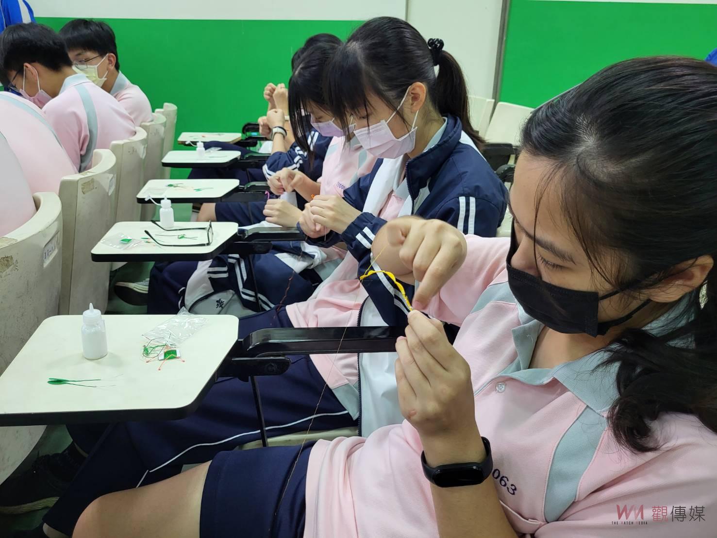 國寶藝師手把手教授　兩百師生體驗纏花創紀錄 - https://www.watchmedia01.com