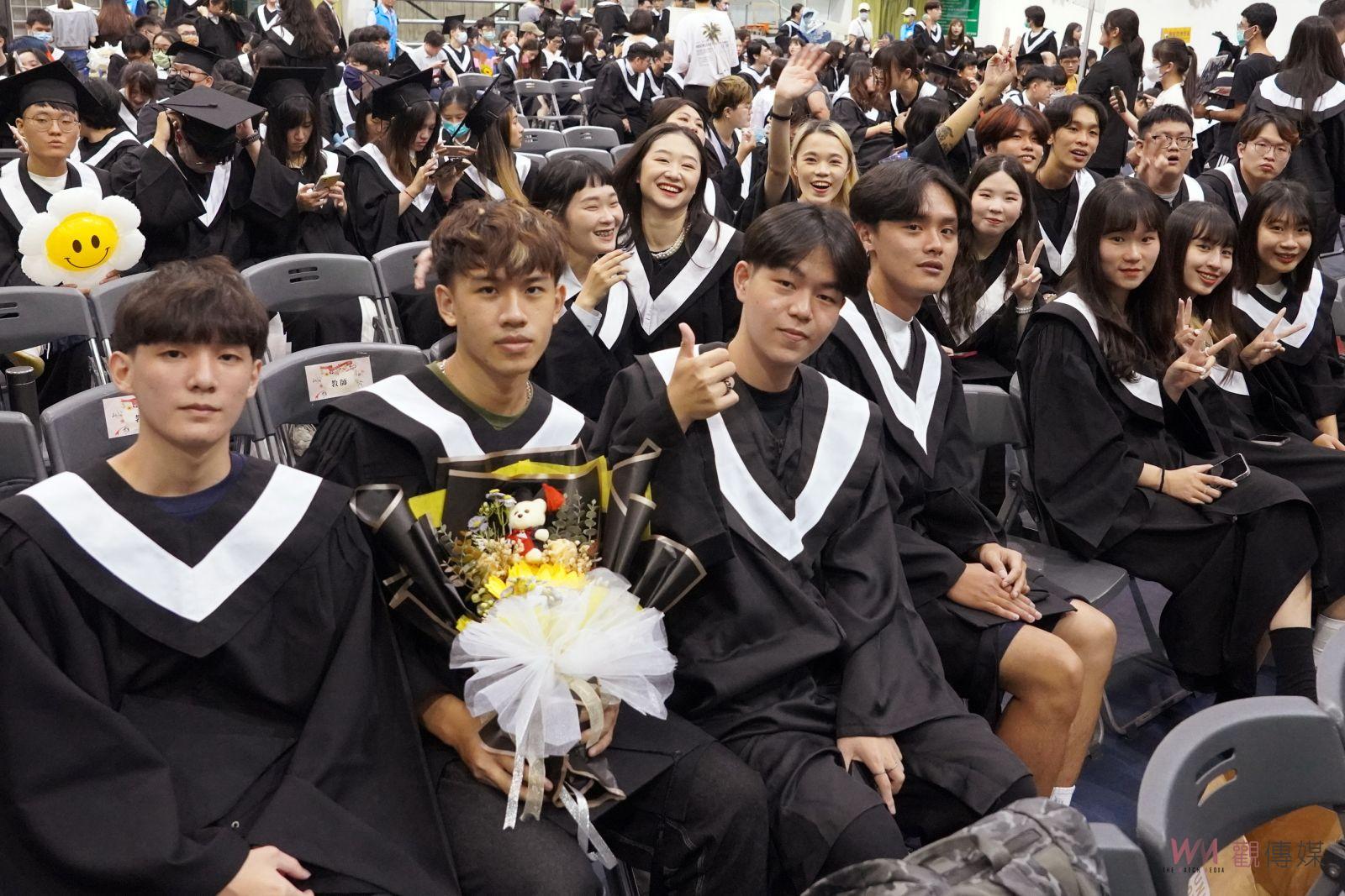 影／揮灑生活的彩虹照亮別人！大葉大學畢業典禮讓大葉以你們為榮 - https://www.watchmedia01.com
