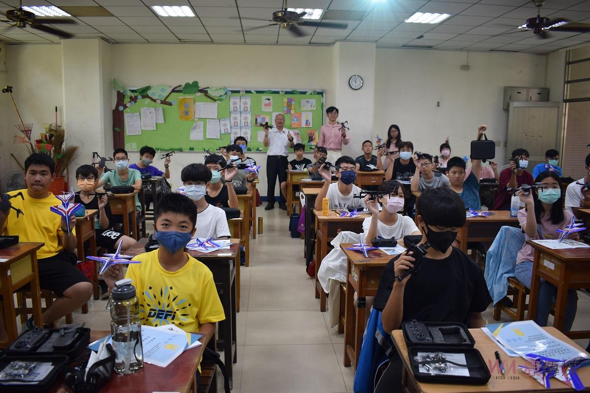 台灣觀光醫療協會與禮富華人教育協會攜手　AI智能無人機營隊雲林首登場 - https://www.watchmedia01.com
