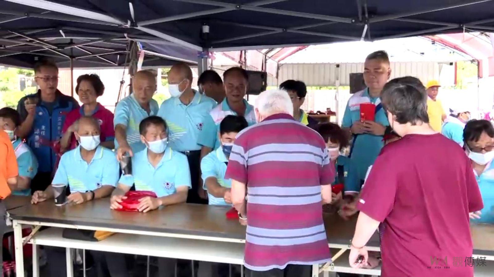 影／粽愛一生！埔心社區關懷邊緣戶　理事長許增鏞帶頭做公益 - https://www.watchmedia01.com