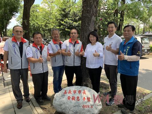 南區扶輪社為嘉市打造石斛蘭步道　黃敏惠感謝讓嘉園更美麗 - https://www.watchmedia01.com
