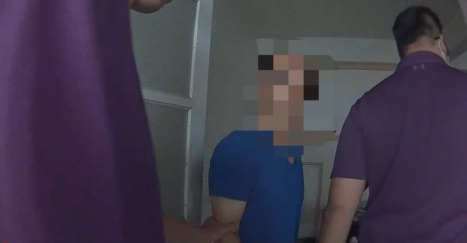慣竊翻牆行竊 過程全都錄被依加重竊盜罪送辦 - https://www.watchmedia01.com