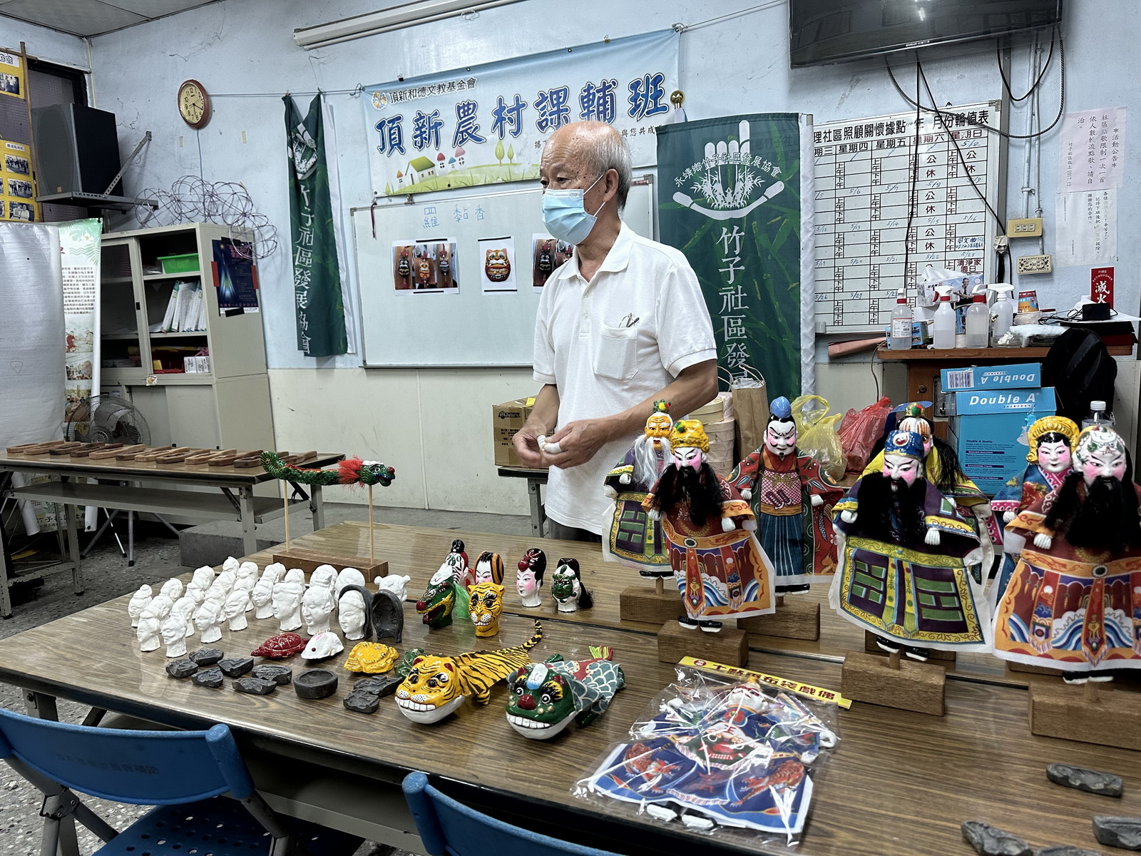 影／重現古早味！鹿港戲偶大師施建宏傳受製作羅黏香 - https://www.watchmedia01.com