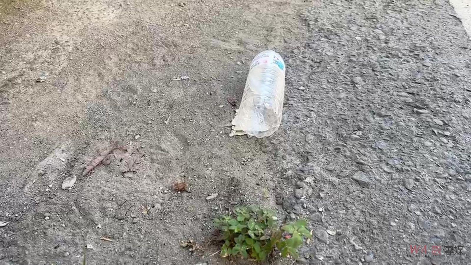 影／長髮正妹取車險遭水瓶砸頭　停車擋工地出入被丟水瓶警告？ - https://www.watchmedia01.com