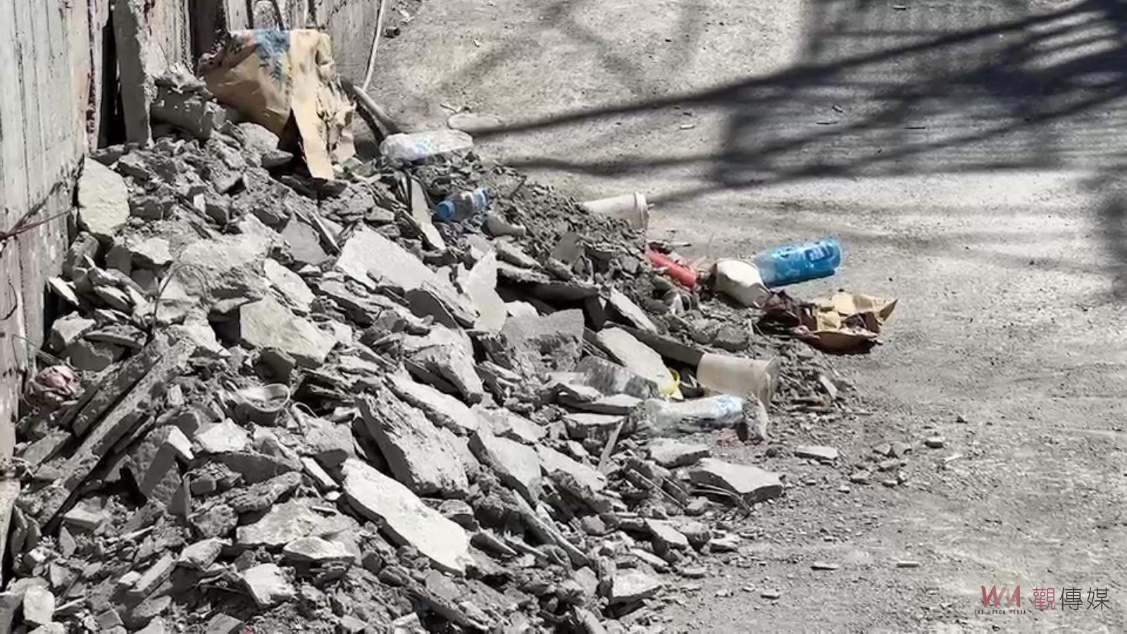 影／長髮正妹取車險遭水瓶砸頭　停車擋工地出入被丟水瓶警告？ - https://www.watchmedia01.com