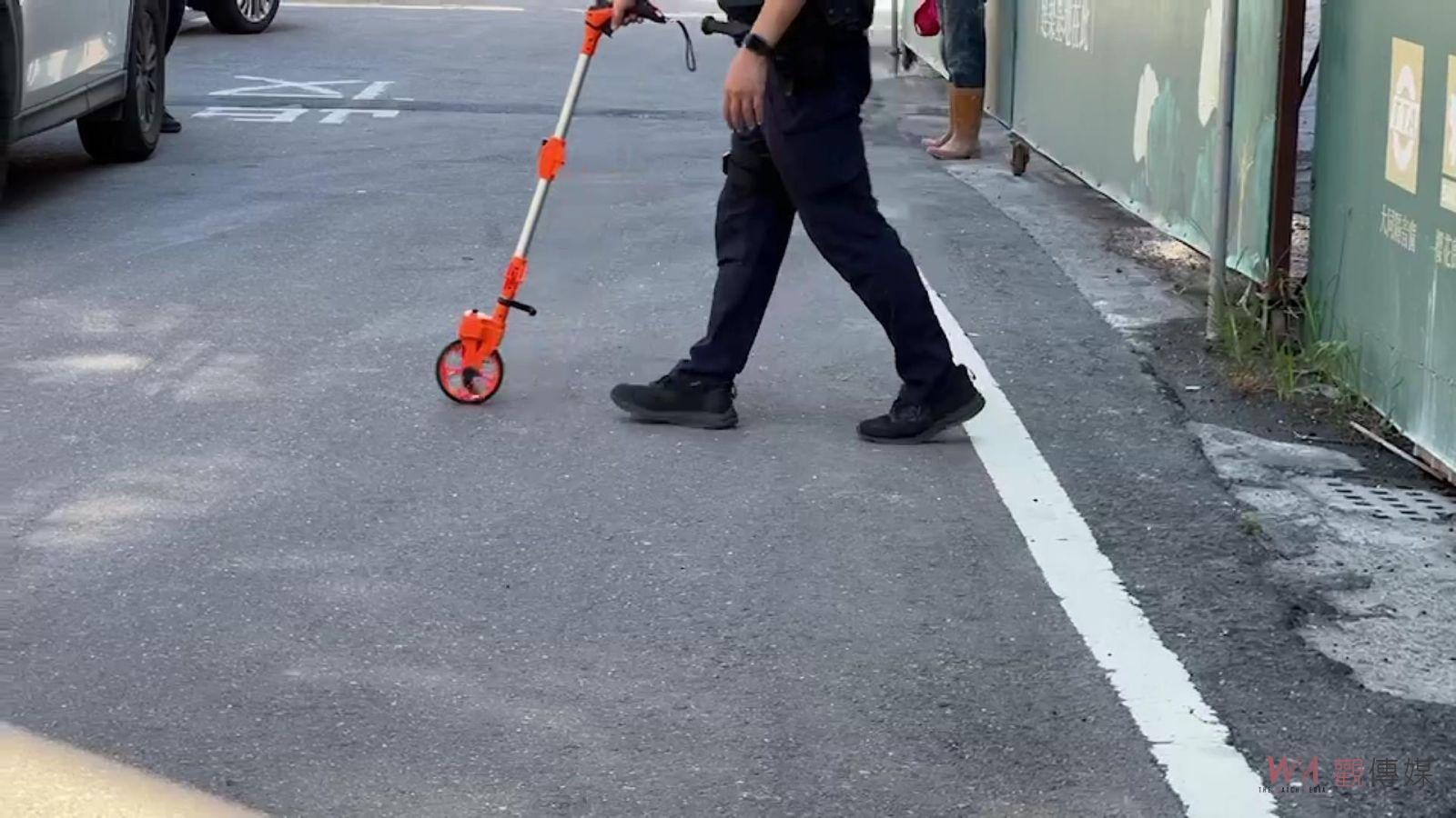 影／長髮正妹取車險遭水瓶砸頭　停車擋工地出入被丟水瓶警告？ - https://www.watchmedia01.com