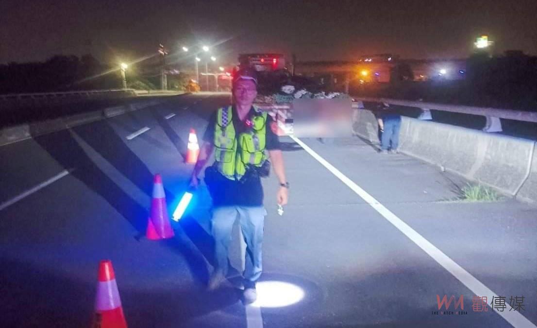 曳引車暗夜冒火花　巡邏警及時救援成功解危 - https://www.watchmedia01.com