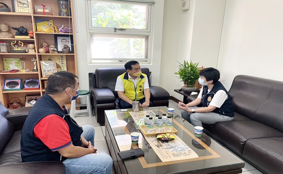 南投縣榮服處拜會竹山鎮陳東睦鎮長及紫南宮莊秋安主委 連結資源擴大服務層面 - https://www.watchmedia01.com