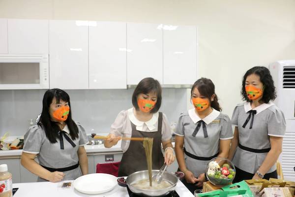 番路鄉總幹事趙幸芳力推阿里山青心烏龍茶＆茶油乾拌麵 - https://www.watchmedia01.com