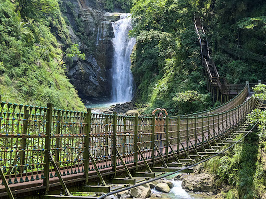 翁章梁推薦嘉義2大賞瀑景點及6條步道　邀來嘉消暑 - https://www.watchmedia01.com