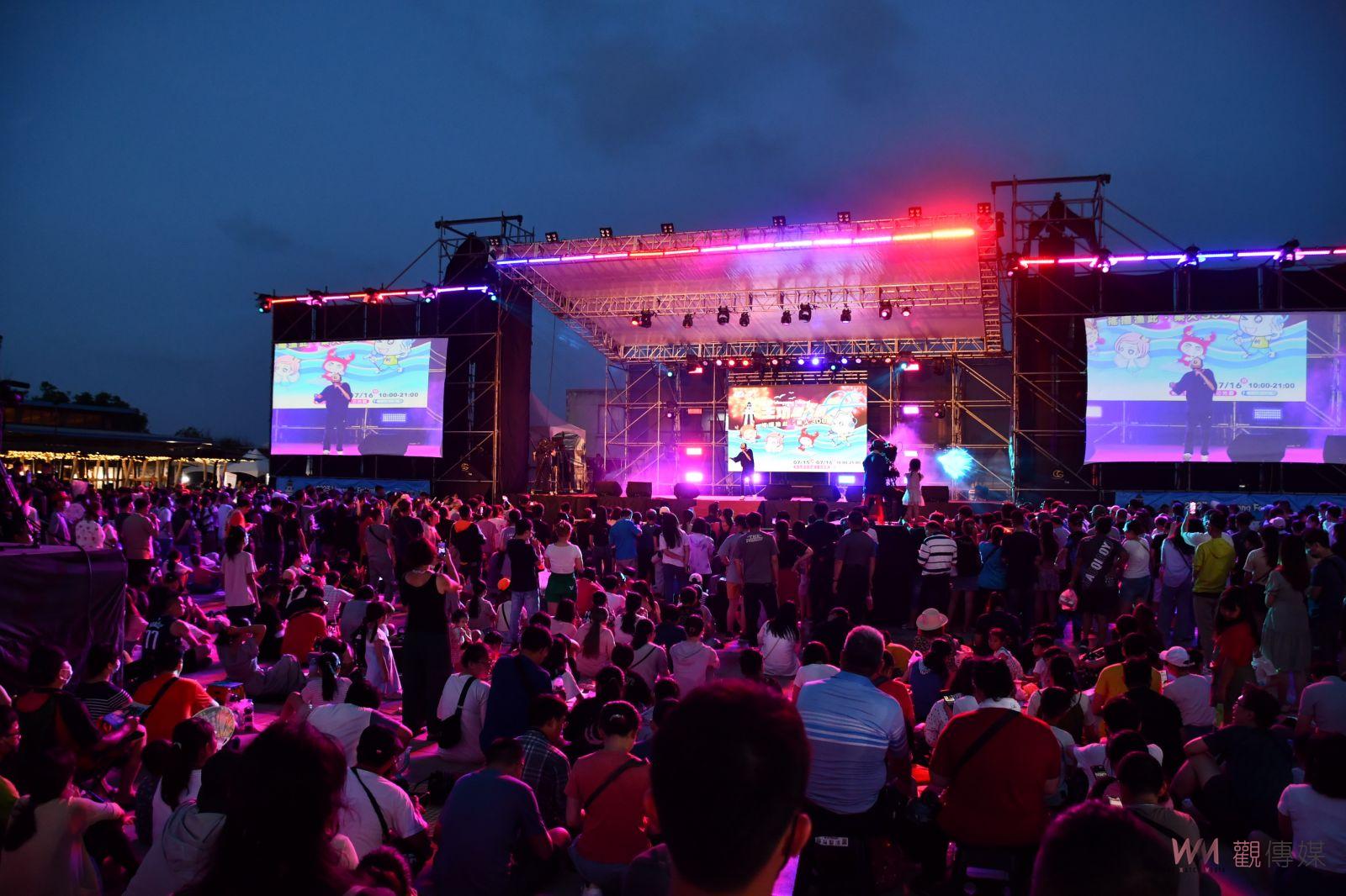 影／2023王功漁火節海洋音樂會熱情登場　絢麗煙火秀亮王功的夜空 - https://www.watchmedia01.com