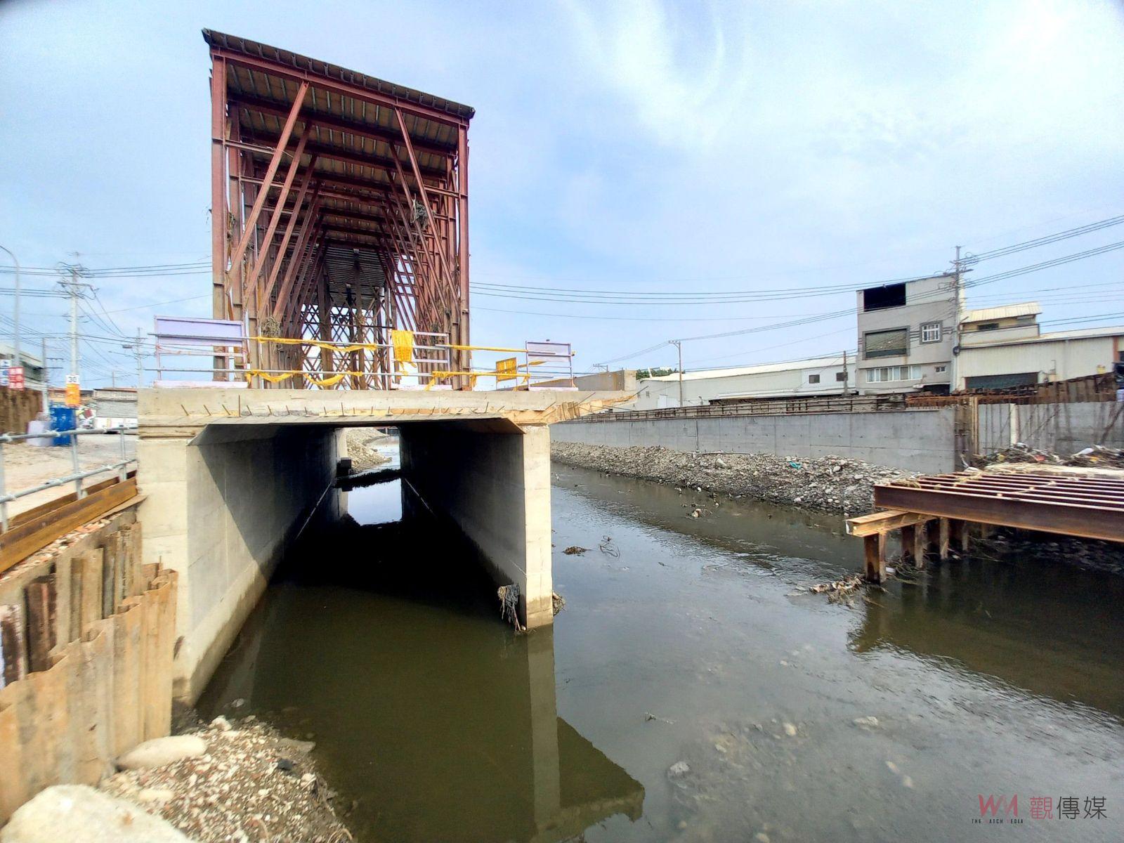 影／斥資13億元　洋仔厝溪堤岸道路工程打通彰北快捷道路最後一哩路 - https://www.watchmedia01.com