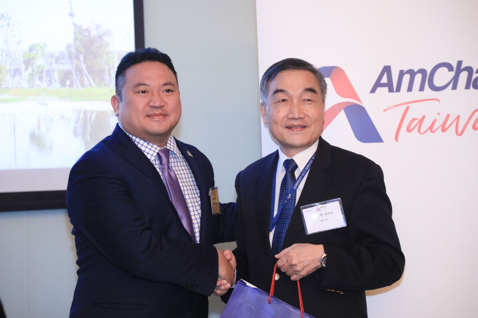 台灣美國商會訪台中 盧市長化身城市超級推廣大使 - https://www.watchmedia01.com