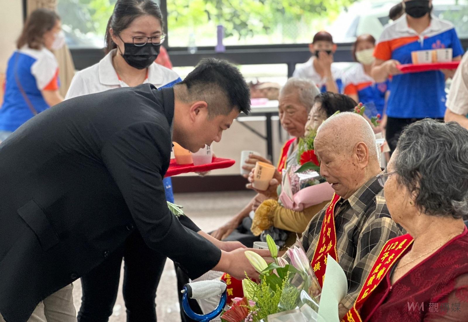 褒忠尊老敬賢表揚鑽石婚暨模範父親 感謝無怨無悔獻出大半生的父母 - https://www.watchmedia01.com