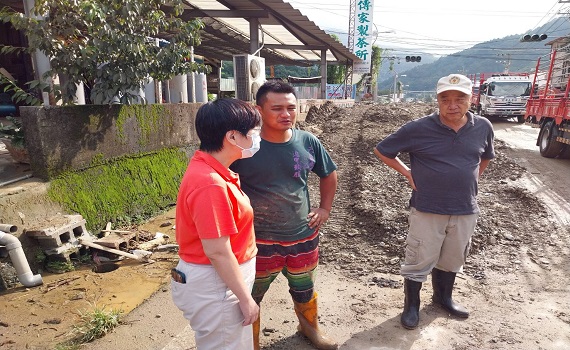 豪雨南投致災！ 南投縣榮民服務處挺進災區撫慰災民 - https://www.watchmedia01.com