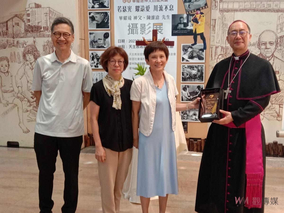 若瑟醫院「若瑟光 耀遠愛 川流不息」攝影展　畢耀遠神父、陳維滄先生攝影聯展 - https://www.watchmedia01.com