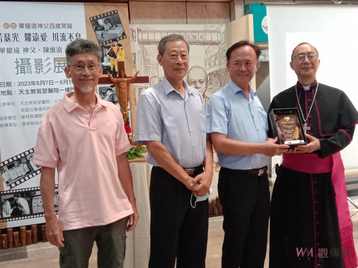 若瑟醫院「若瑟光 耀遠愛 川流不息」攝影展　畢耀遠神父、陳維滄先生攝影聯展 - https://www.watchmedia01.com