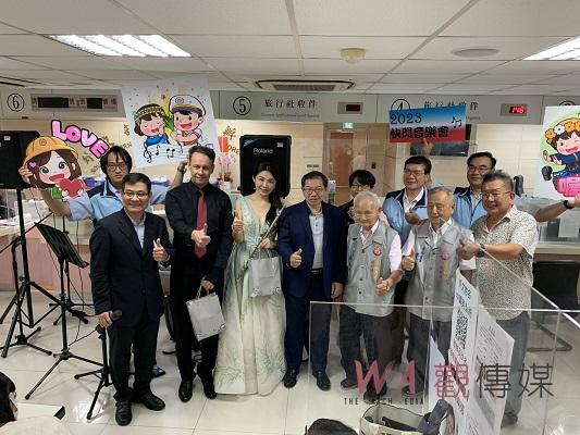 父親節快閃演奏　辦護照、郵務享國際級的音樂饗宴 - https://www.watchmedia01.com