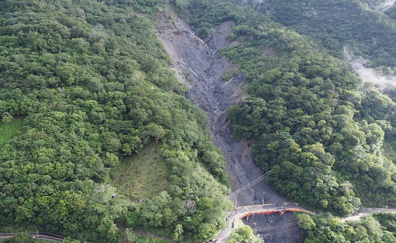 卡努風災嚴重，林業署南投分署空勘萬大溪集水區及聯外道路 - https://www.watchmedia01.com