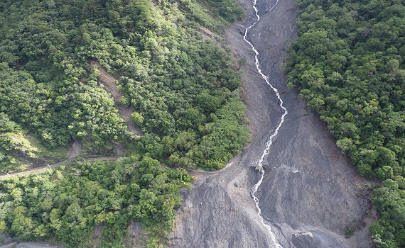 卡努風災嚴重,林業署南投分署空勘萬大溪集水區及聯外道路 - https://www.watchmedia01.com