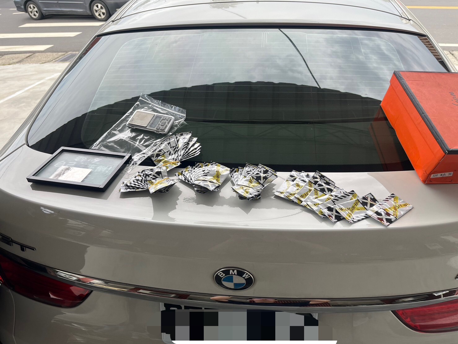 影／王哥、柳哥開豪車取款遭逮！花壇婦人遭詐4百萬與警合作打詐 - https://www.watchmedia01.com