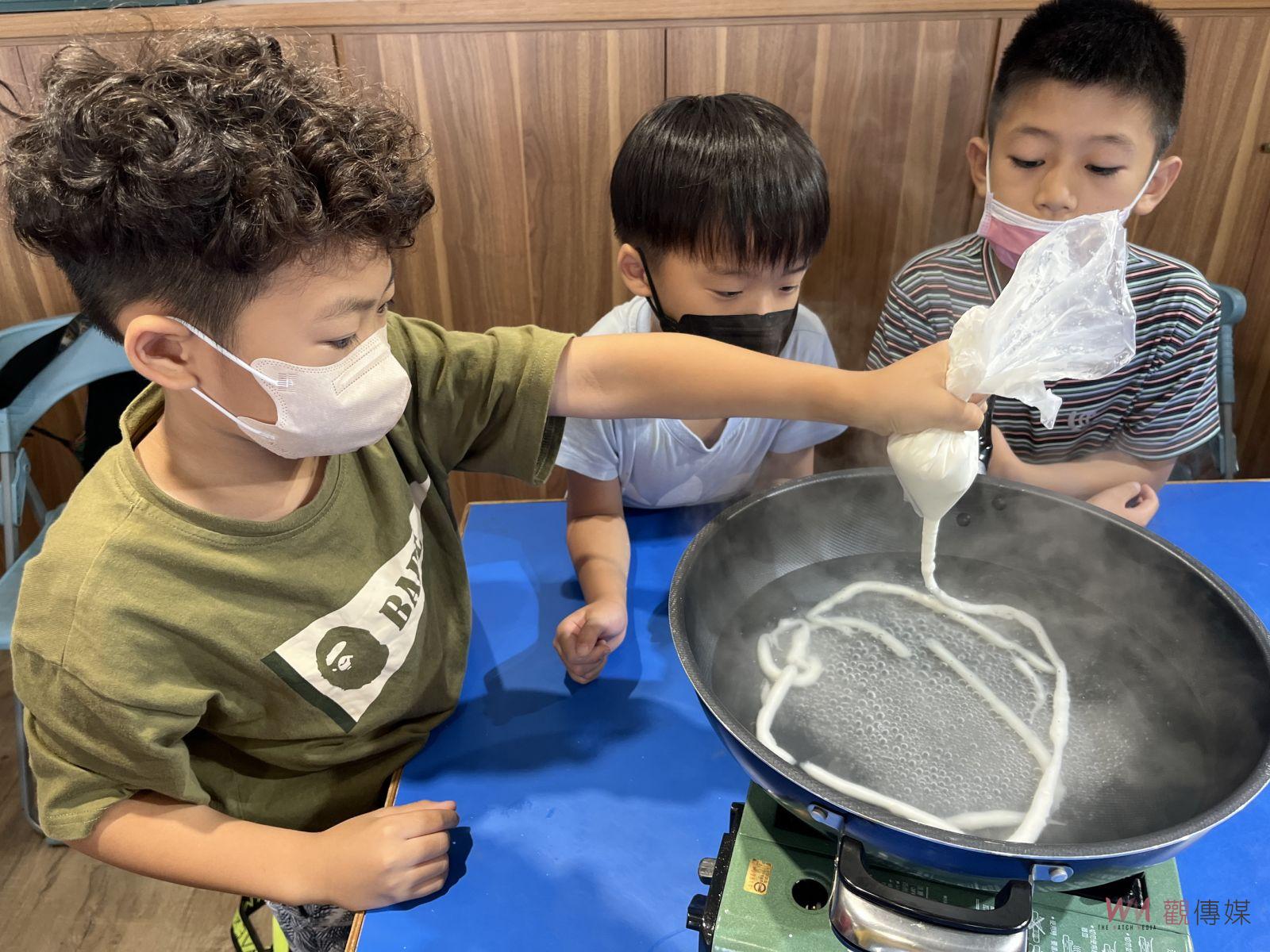影／教出學童好食力—芬園鄉農會攜手文德國小手作古早味米苔目 - https://www.watchmedia01.com