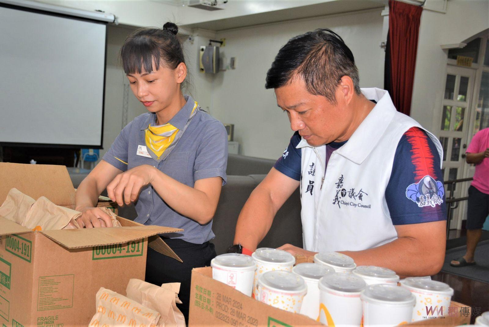 犒勞大小騎士環島挑戰　唐有建致贈麥當勞餐點 - https://www.watchmedia01.com