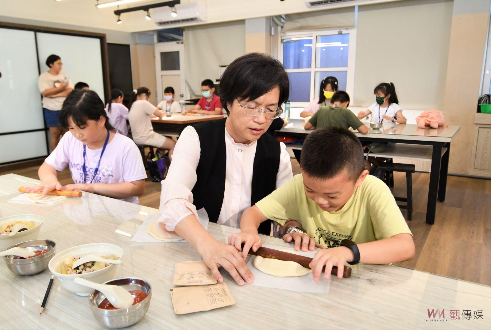 影／翻轉教育！彰化特色遊學課程夯　遊學課程場場爆滿　學生揪團來體驗 - https://www.watchmedia01.com