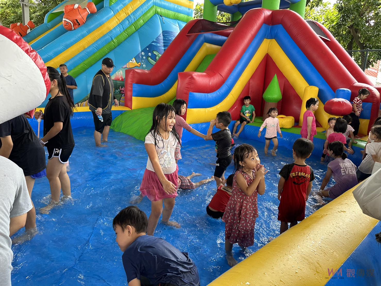 影／芬COOL夏日親子嘉年華　親子個個「濕背秀」滿足戲水樂趣 - https://www.watchmedia01.com