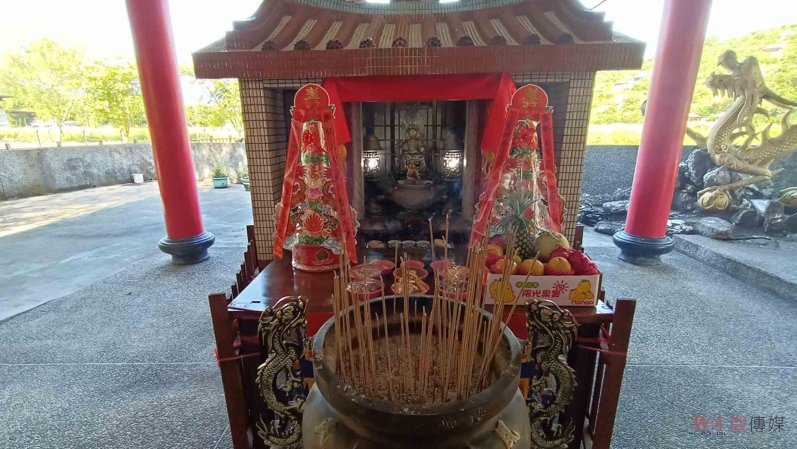 掛貫主委與鄉長和縣府祕書連擲八筊都不成 廟方稟告明年擴大舉辦一次就聖筊 - https://www.watchmedia01.com