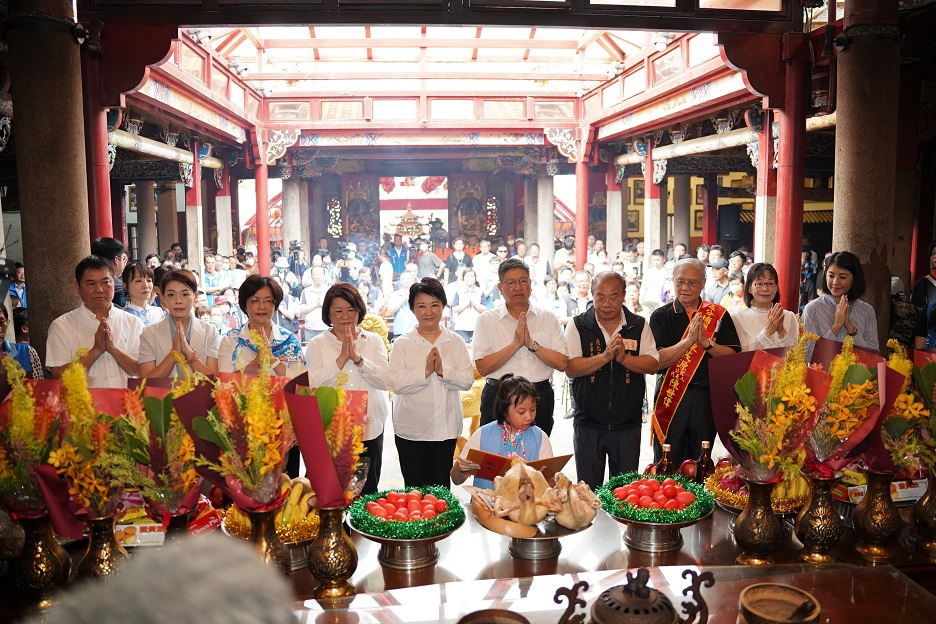新竹縣全國義民祭啟動 中臺八縣市首長同框挑擔祈福 - https://www.watchmedia01.com
