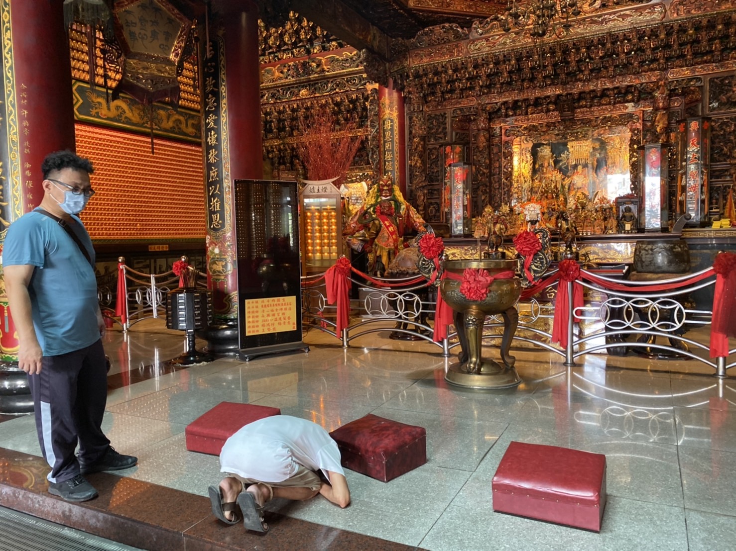 影／炸彈媽祖香油錢也敢偷！竊賊落網後請求「向媽祖下跪懺悔」 - https://www.watchmedia01.com