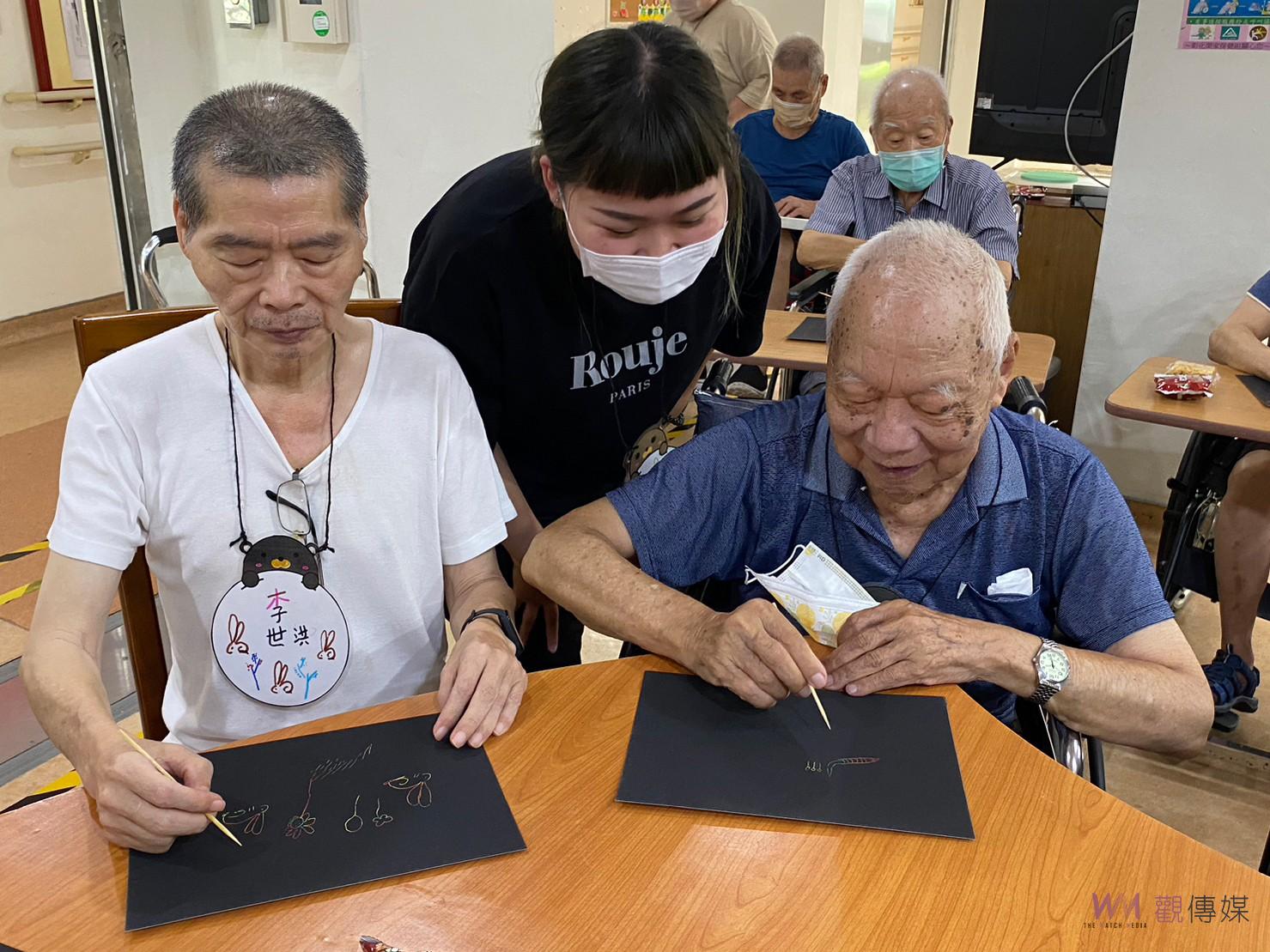 影/暑假不廢!嘉藥大學社工實習生帶領彰化榮家長輩「藝」起榮耀人生 - https://www.watchmedia01.com