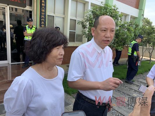 市民到太保市代會前抗議凍結道路預算　市代會今開祕密會議解凍　 - https://www.watchmedia01.com