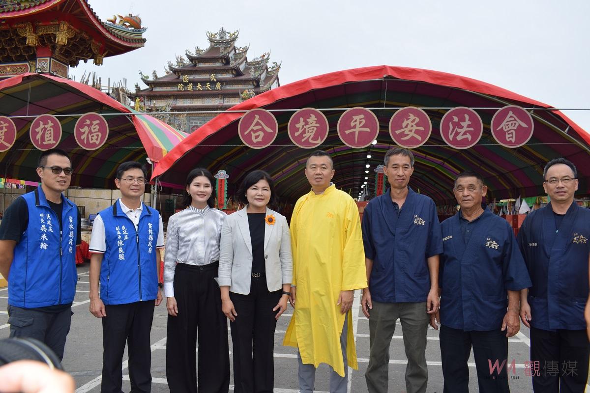 影／全台最大普度場 北港武德宮認贊普桌創新紀錄　逾千萬元物資分送全台弱勢家庭 - https://www.watchmedia01.com