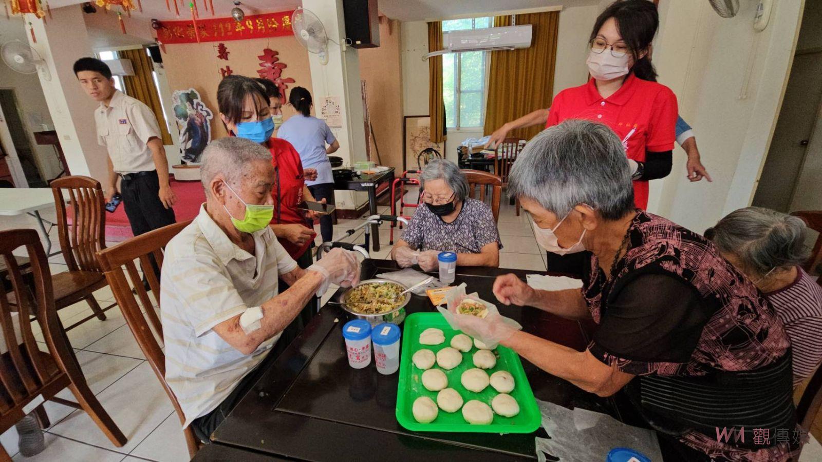 影／眷村老兵們懷念的家鄉味　彰化榮家住民DIY水煎包 - https://www.watchmedia01.com
