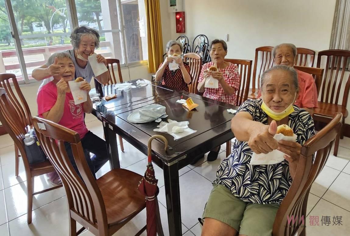 影／眷村老兵們懷念的家鄉味　彰化榮家住民DIY水煎包 - https://www.watchmedia01.com