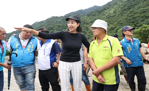 海葵停班日！ 南投縣長許淑華馬不停蹄直奔東埔勘災 - https://www.watchmedia01.com